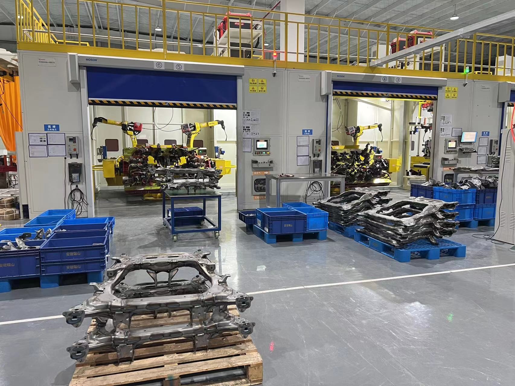 車(chē)架總成機(jī)器人雙機(jī)弧焊工作站案例！